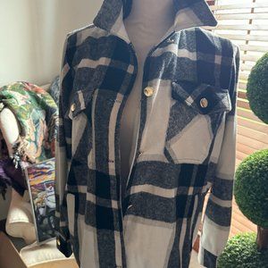 Zenana Black & White Shacket Size Small